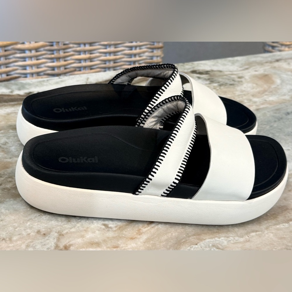 OluKai Ivory and Black Double Strap Slide Sandals - Picture 4 of 8